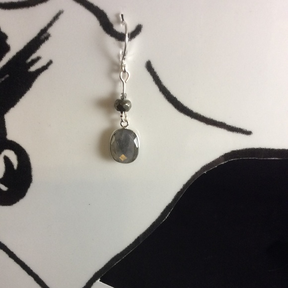 Labradorite Stone Dangle Earrings - Picture 3 of 5